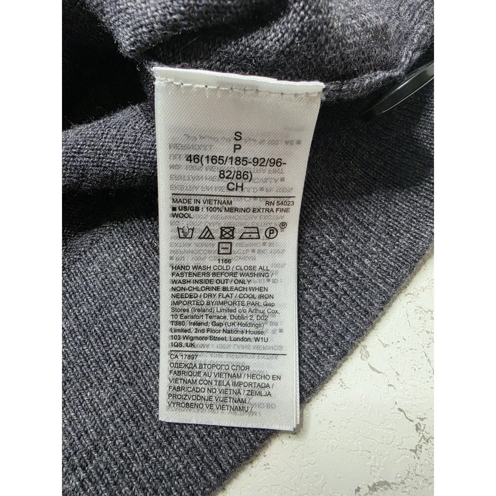 Banana Republic Mens Small Gray Italian Merino Wool V-Neck Cardigan Sweater